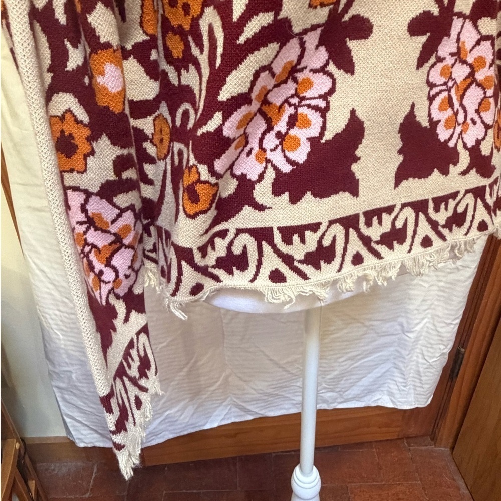 NWOT Gorgeous & Unique Floral Patterned Xl Button-Up Sweater - Picture 4 of 9